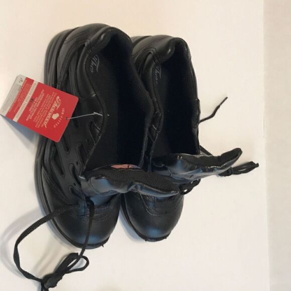 Thorogood Leather Workshoes. NWT. Black 7. Runs small. - Picture 7 of 9